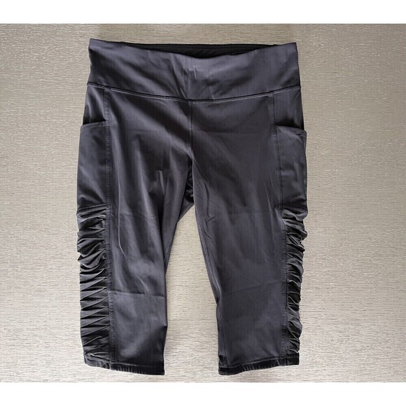 Lululemon Women's Active Crop 15" Color Gray Size 12 Stretch Mesh - Picture 1 of 7